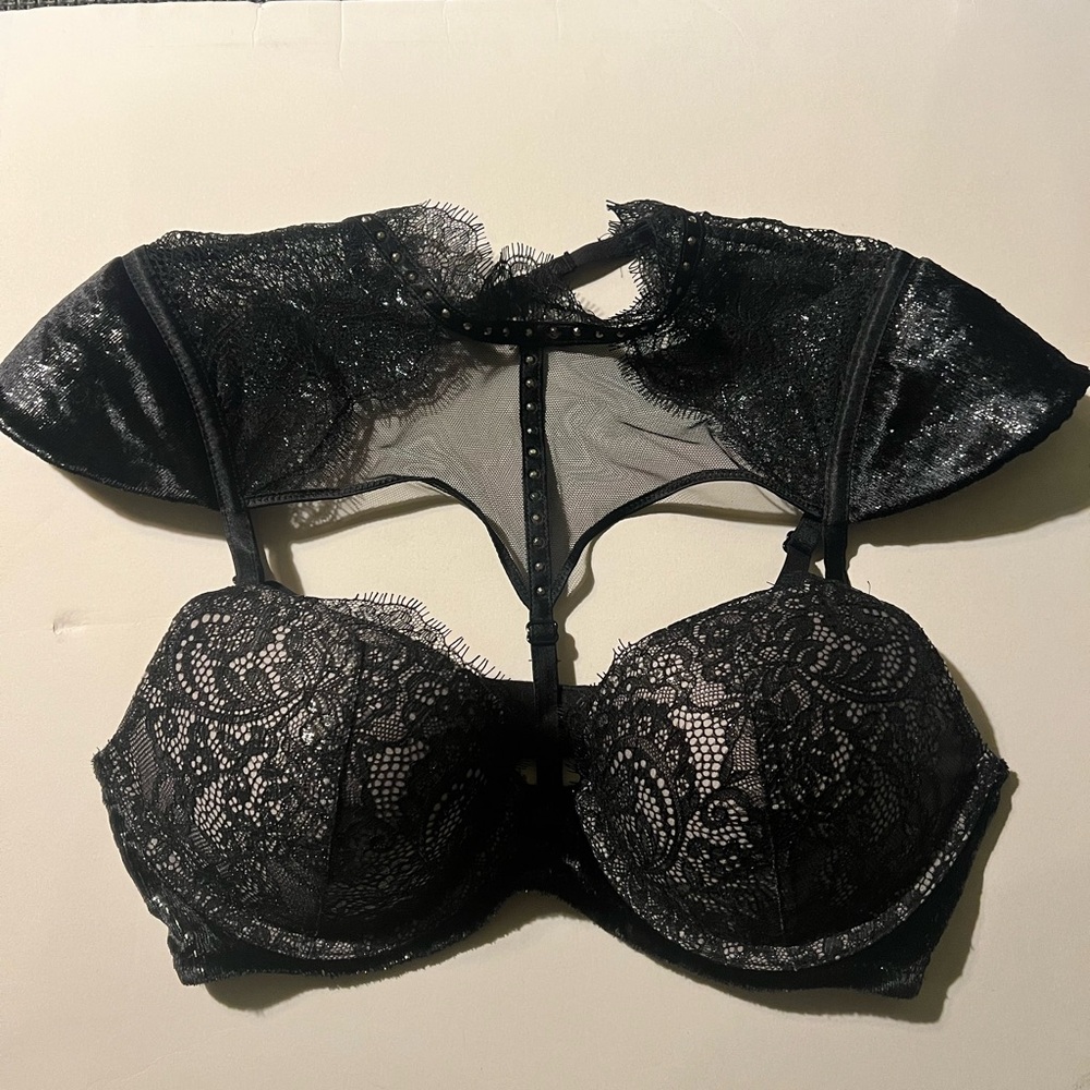 Sexy lace and velvet bra